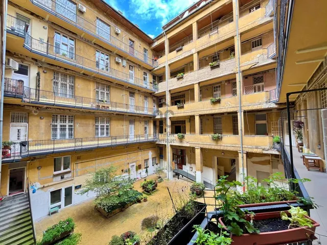 Eladó lakás Budapest VIII. kerület, Józsefváros 130 nm