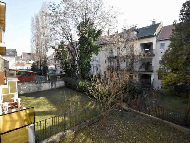 Eladó lakás Budapest X. kerület 74 nm