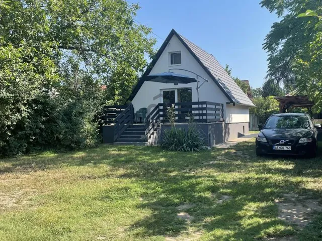 Eladó üdülő és hétvégi ház Veresegyház, Tópart 69 nm