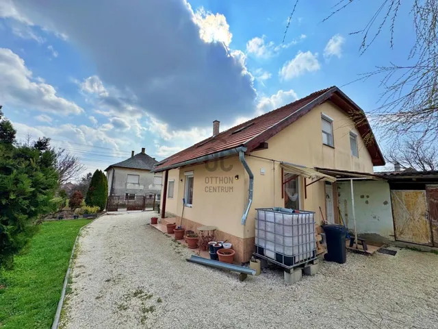 Eladó ház Bicske, Kertváros 173 nm