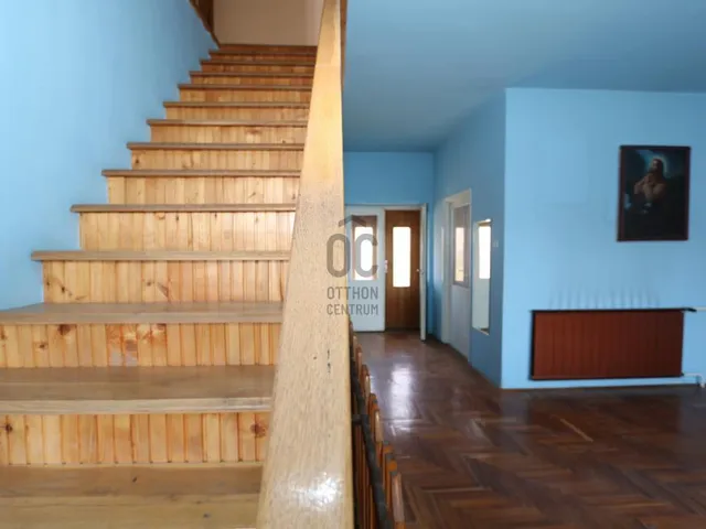 Eladó ház Vácszentlászló 200 nm