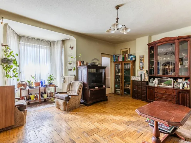 Eladó ház Budapest XVI. kerület, Rákosszentmihály 170 nm