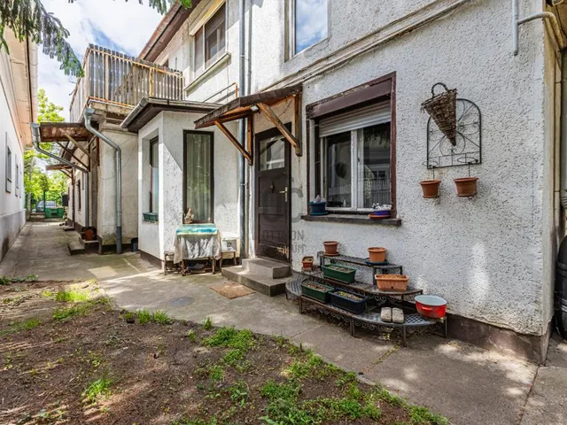 Eladó ház Budapest XVI. kerület, Rákosszentmihály 170 nm