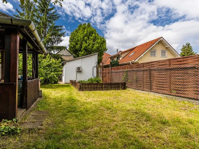 Eladó ház Budapest XVI. kerület, Rákosszentmihály 170 nm