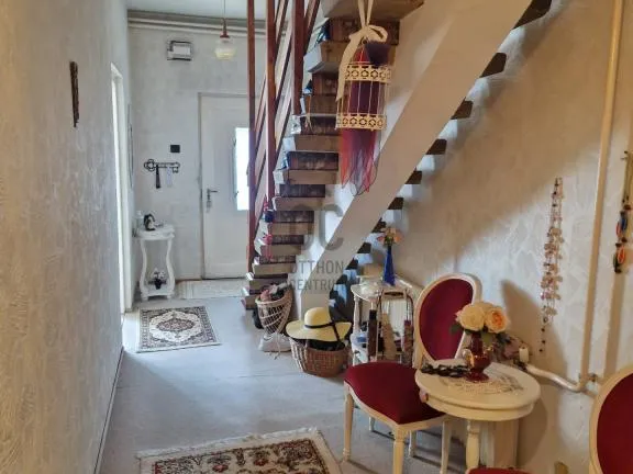 Eladó ház Üröm 100 nm