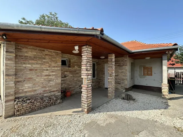 Eladó ház Hernád 70 nm