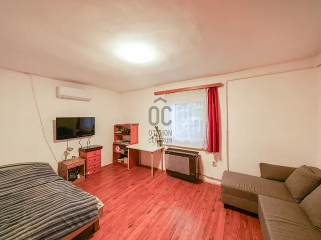 Eladó ház Üröm 40 nm