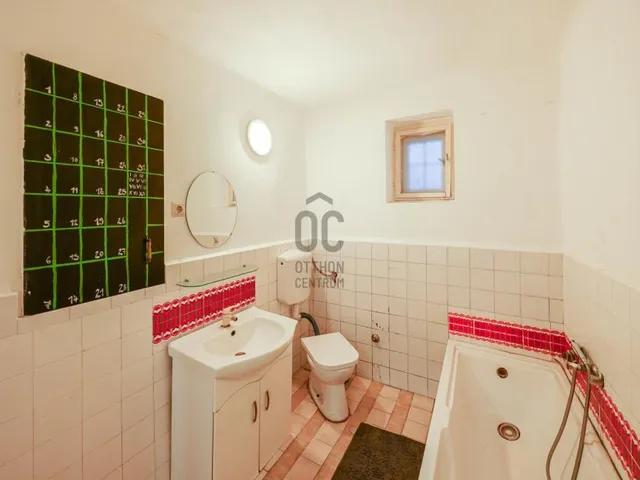 Eladó ház Üröm 40 nm