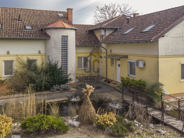 Eladó lakás Üllő 101 nm