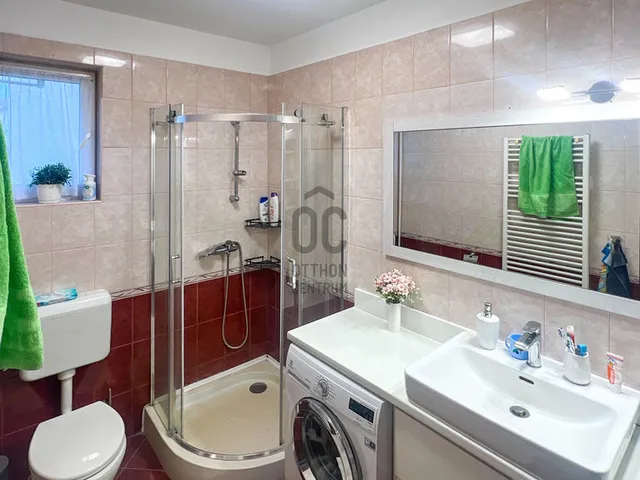 Eladó lakás Üllő 101 nm