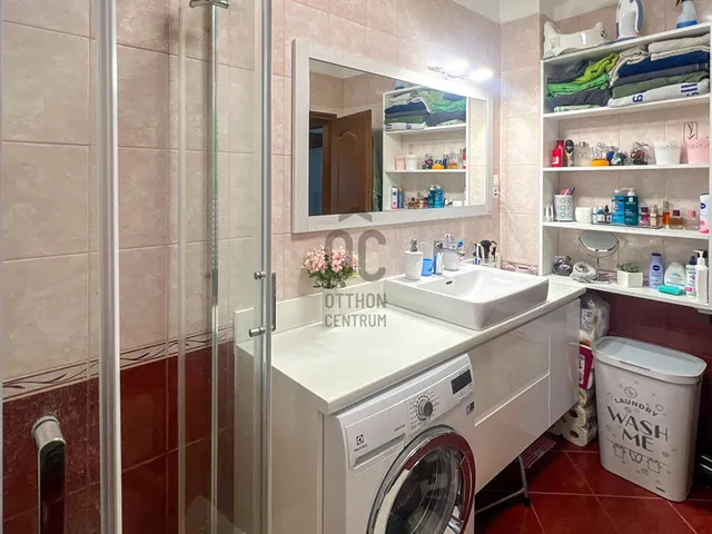 Eladó lakás Üllő 101 nm