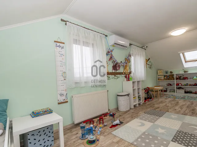 Eladó lakás Üllő 101 nm