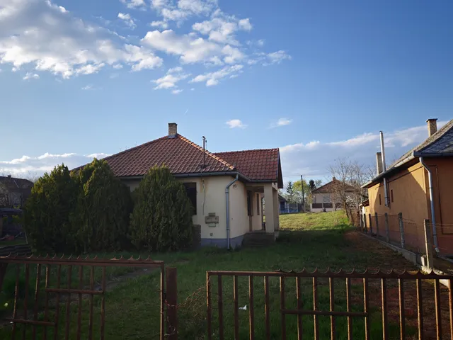 Eladó ház Kékcse 90 nm