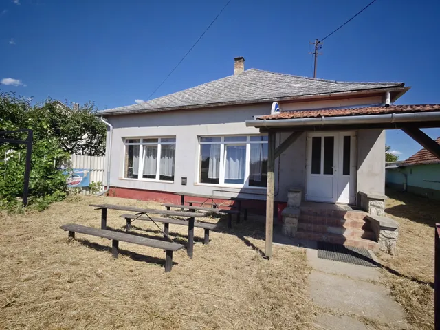 Eladó ház Vaja 100 nm