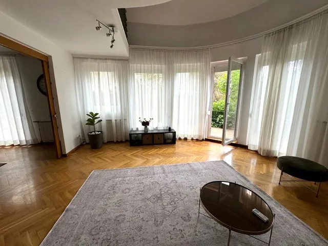 Kiadó lakás Budapest II. kerület, Szemlőhegy, Lívia utca 217 nm