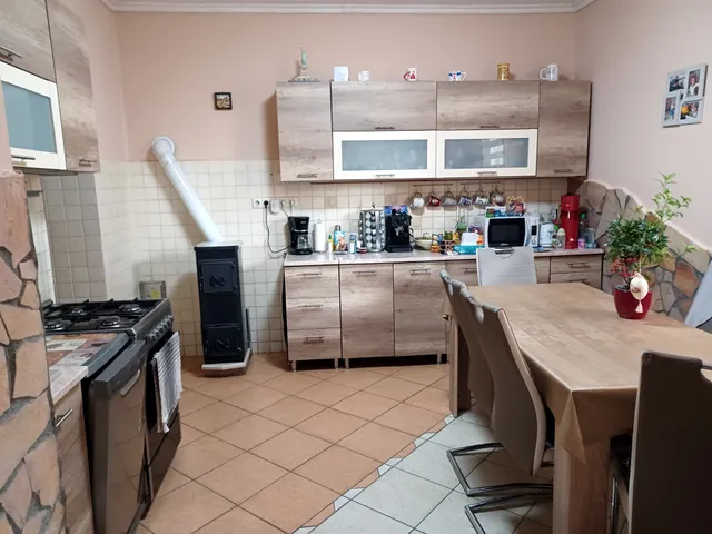 Eladó ház Kecskemét, Rákócziváros 71 nm