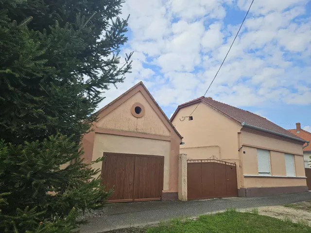 Eladó ház Acsalag 140 nm