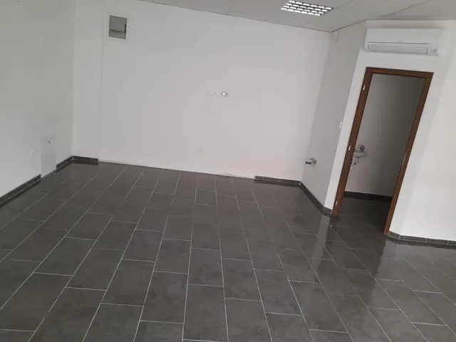 Eladó kereskedelmi és ipari ingatlan Kapuvár, Városközpont, József Attila utca 10 40 nm