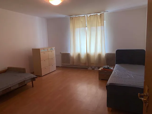 Kiadó ház Szil 80 nm