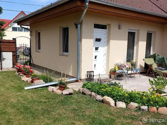 Eladó ház Cegléd, Nyárfa utca 1/B 97 nm