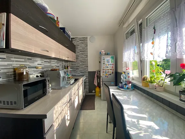 Eladó lakás Pécs, Kertváros, Eszék utca 54 nm