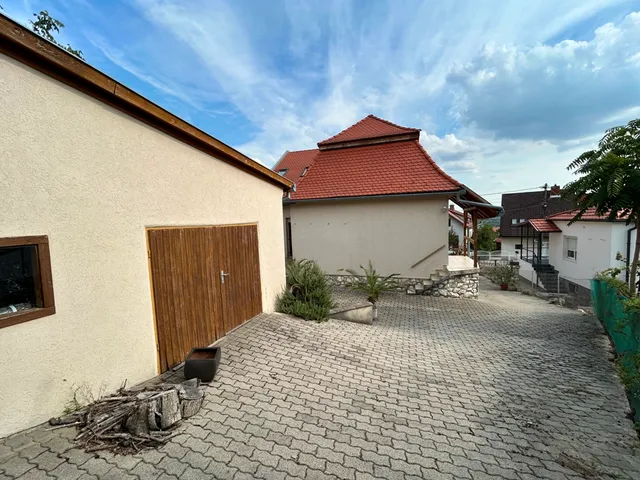 Eladó ház Pécs, Havihegy 180 nm