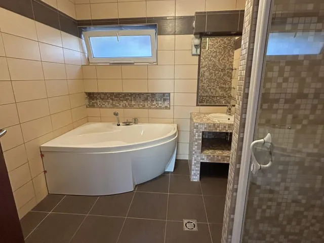 Eladó ház Pécs, Makár 147 nm