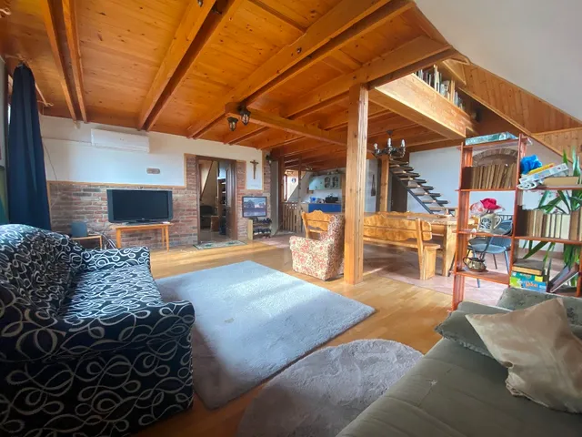 Eladó ház Komló, Kenderföld 200 nm