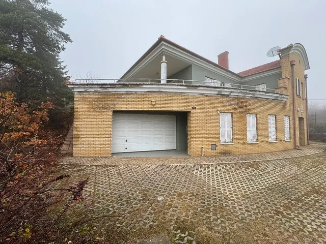 Eladó ház Pécs, Ürög, Mária dűlő 250 nm