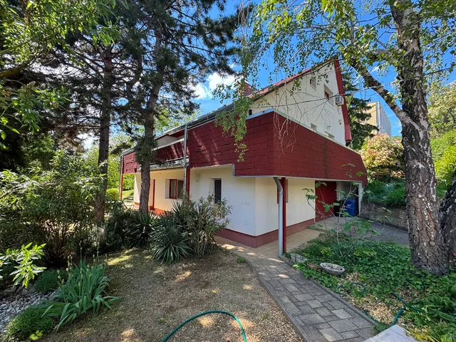 Eladó ház Pécs, Szigeti külváros 188 nm