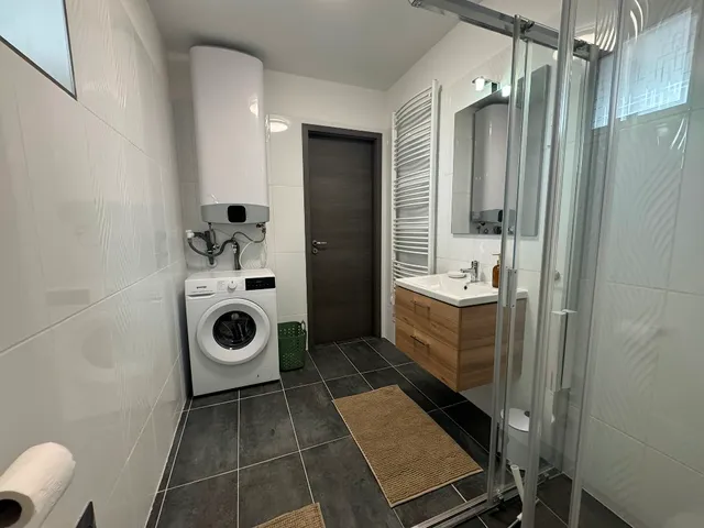 Kiadó lakás Pécs, Belváros, Légszeszgyár utca 50 nm