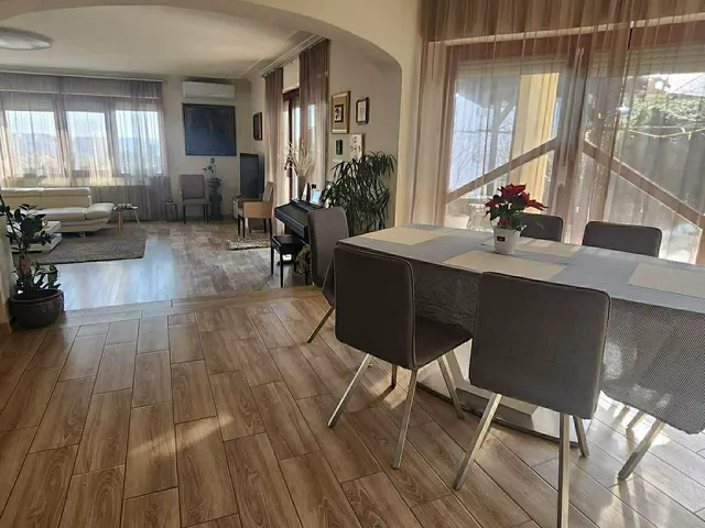 Eladó ház Pécs, Havihegy 360 nm