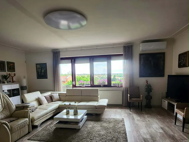 Eladó ház Pécs, Havihegy 360 nm