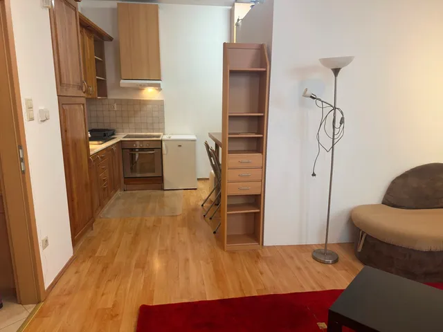 Kiadó lakás Pécs, Belváros, Mátyás király utca 43 nm