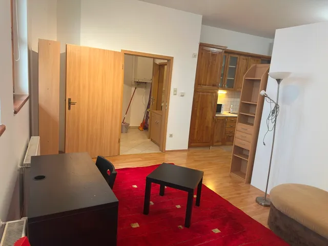 Kiadó lakás Pécs, Belváros, Mátyás király utca 43 nm