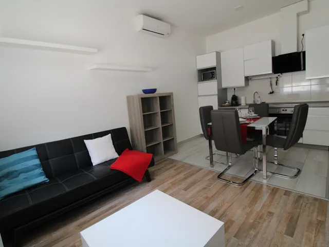 Eladó lakás Pécs, Belváros, Váradi Antal utca 42 nm