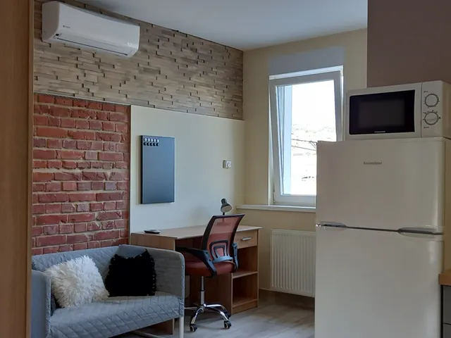 Kiadó lakás Pécs, Belváros, Kürt utca 36 nm