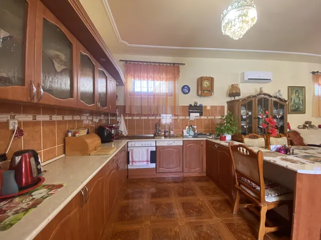 Eladó ház Pécs, Málom 140 nm