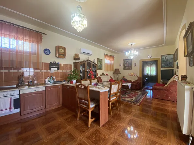 Eladó ház Pécs, Málom 140 nm