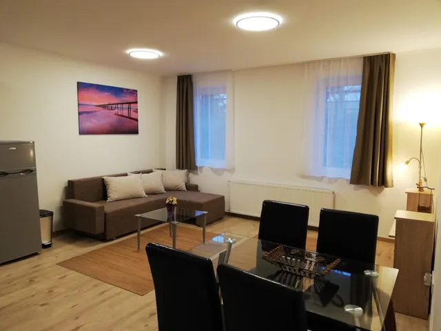 Kiadó lakás Pécs, Egyetemváros 60 nm