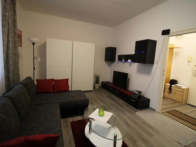 Kiadó lakás Pécs, Uránváros, Kőrösi-Csoma Sándor utca 28 nm