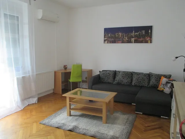 Kiadó lakás Pécs, Uránváros 54 nm