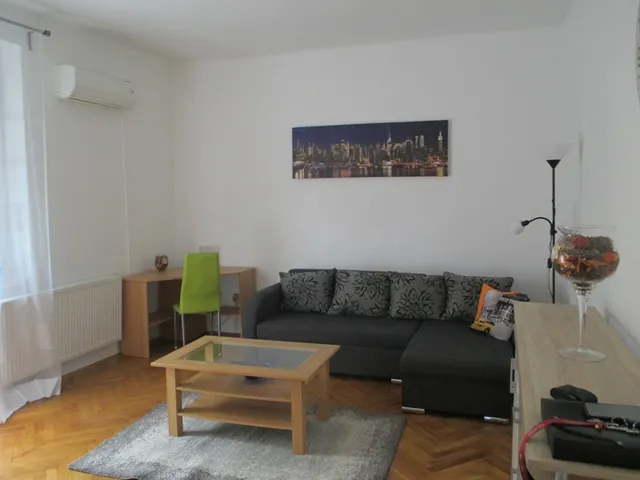 Kiadó lakás Pécs, Uránváros 54 nm