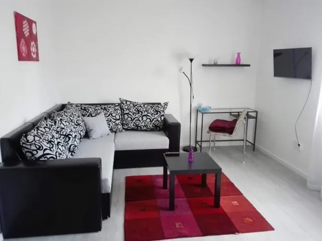 Kiadó lakás Pécs, Uránváros 26 nm