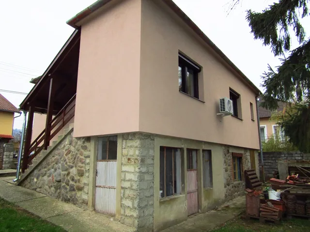 Kiadó ház Pécs, Rigóder 80 nm