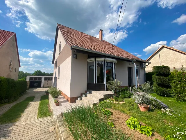 Eladó ház Pécs, Újhegy 240 nm
