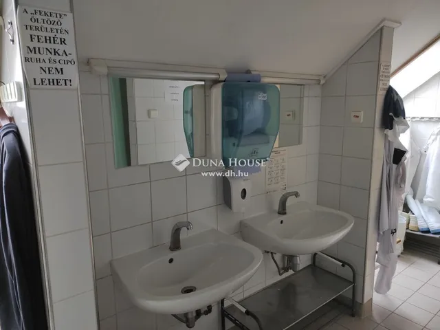 Eladó kereskedelmi és ipari ingatlan Fonyód 3622 nm