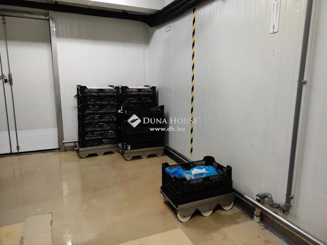 Eladó kereskedelmi és ipari ingatlan Fonyód 3622 nm