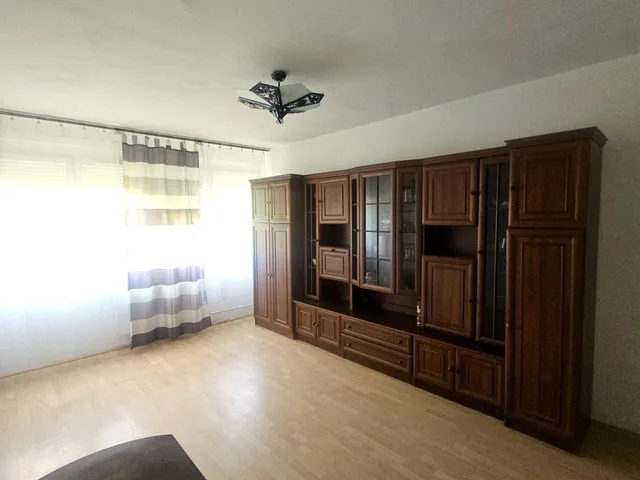 Eladó lakás Debrecen, Vargakert 61 nm
