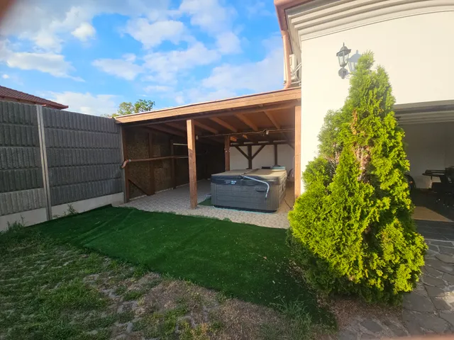 Eladó ház Hajdúszoboszló 270 nm